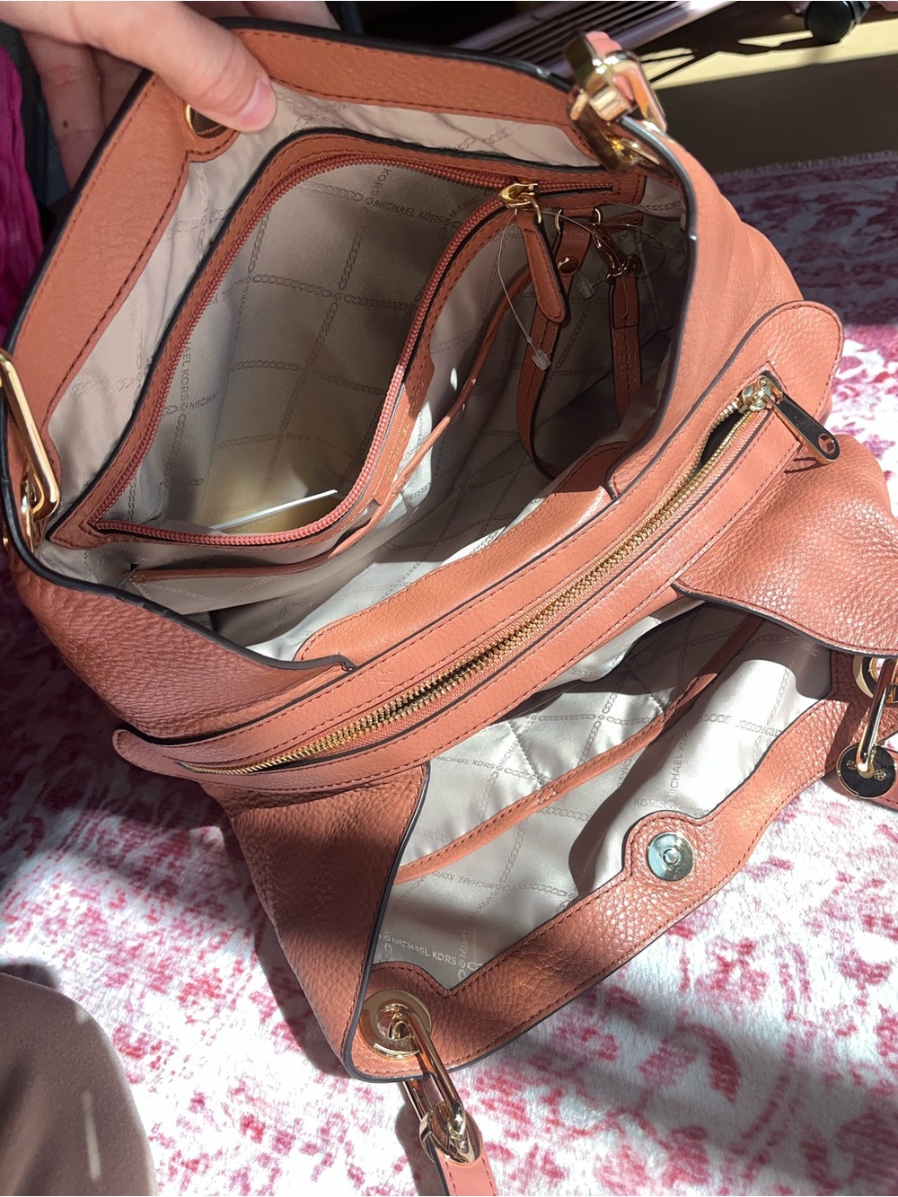 MICHAEL KORS Pebble Leather Triple Compartment RAVEN Shoulder Bag Gold Hardware - Picture 3 of 14